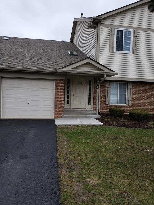 1662 Commodore Ct unit 2, Schaumburg, IL 60193 - photo 2