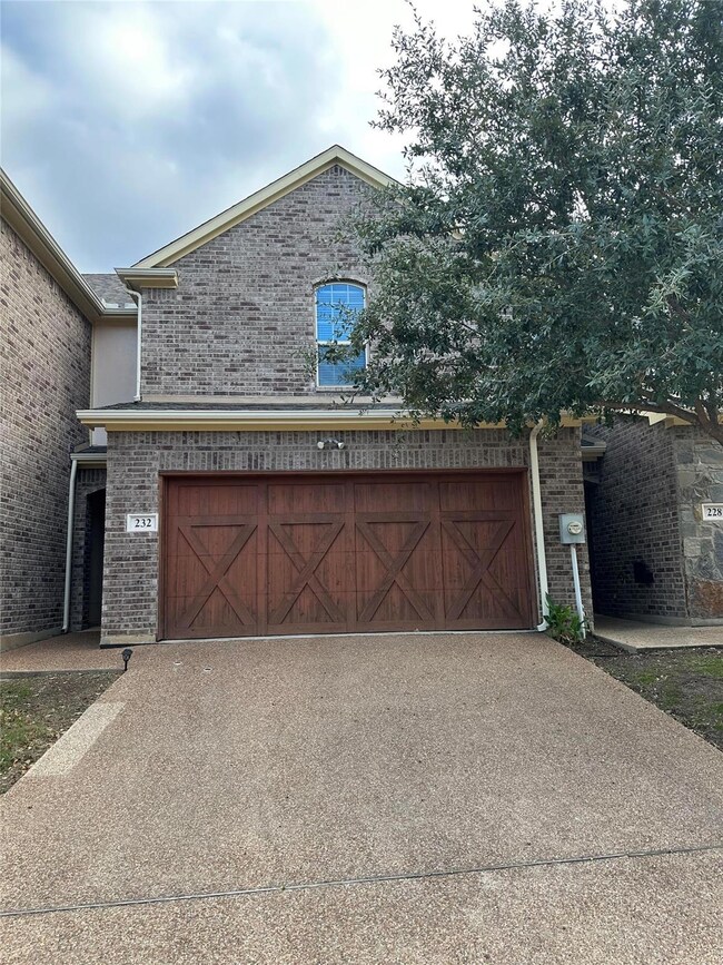 232 Corinna Ct, Hurst, TX 76053 - photo 2
