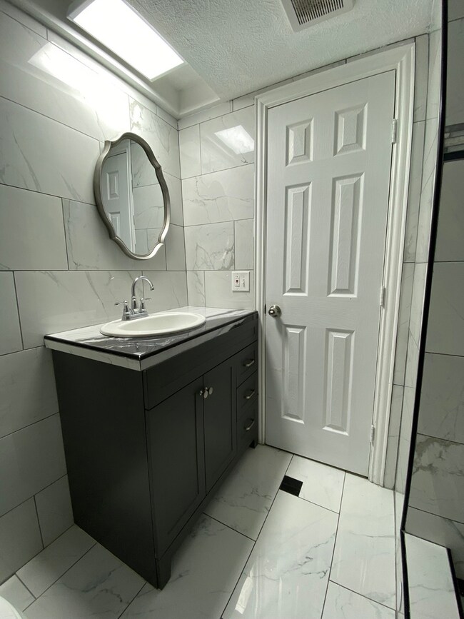 6438 King Post Dr, Houston, TX 77088 - photo 6