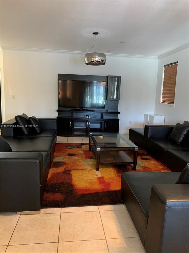 11348 NW 47th Ln, Doral, FL 33178 - photo 4