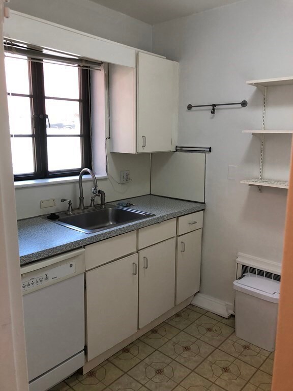 75 Strathmore Rd unit 2, Brighton, MA 02135 - photo 7