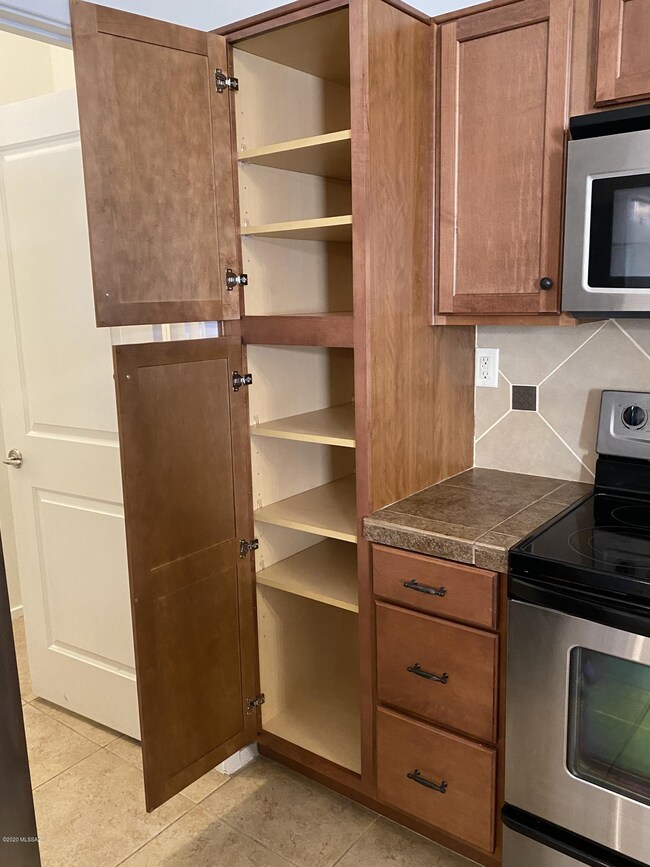 Pullouts & SS appliances
