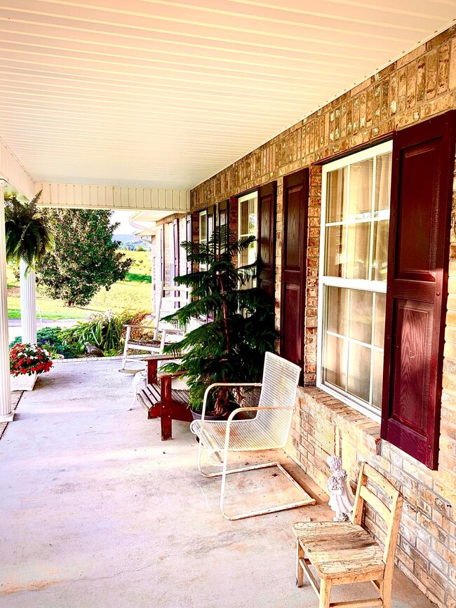 488 Kenneth Roach Ln, Rutledge, TN 37861 - photo 3