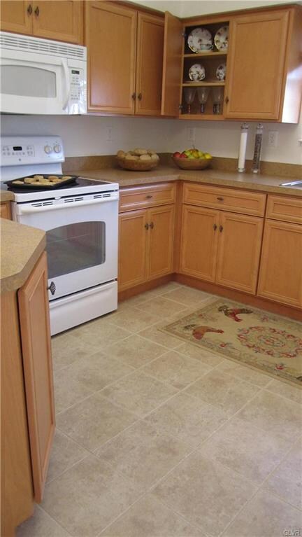 1796 Merlot Dr unit d, Easton, PA 18045 - photo 6