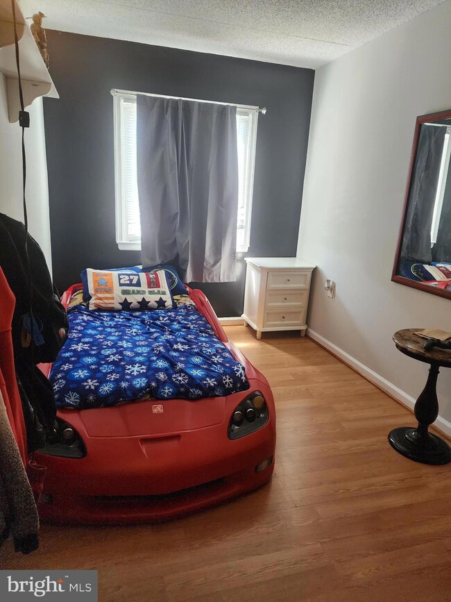 5804 Village Green Dr, Alexandria, VA 22309 - photo 7