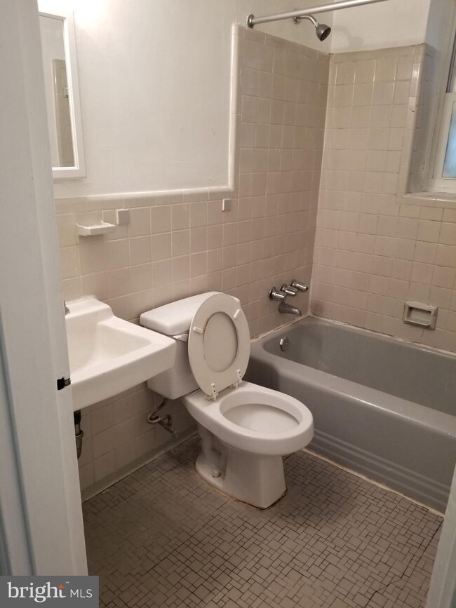 8212 Houston Ct unit 1, Takoma Park, MD 20912 - photo 5