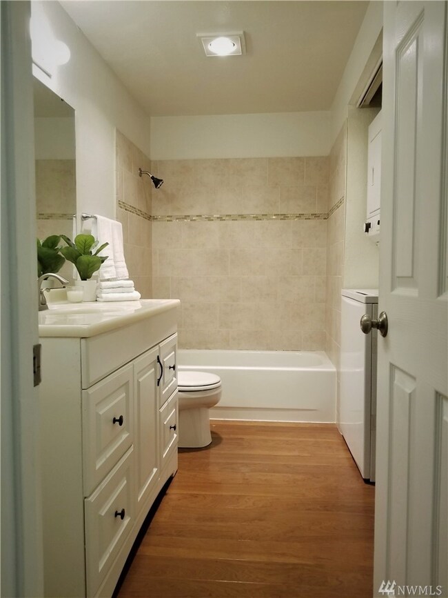 2311 S Kent Des Moines Rd unit B-203, Des Moines, WA 98198 - photo 4