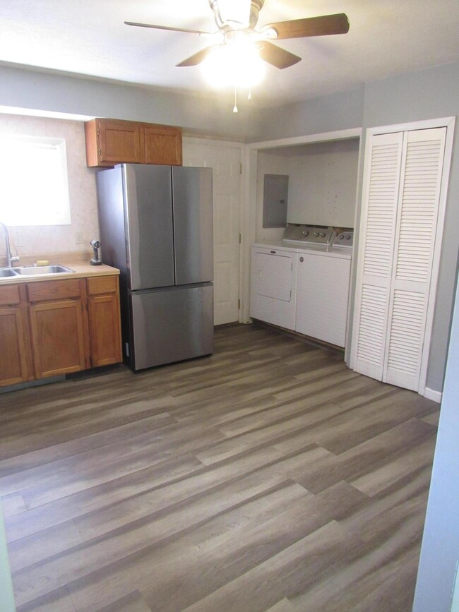 4091 Rickenbacker Ave, Columbus, OH 43213 - photo 5