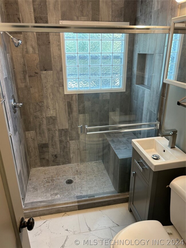 1329 E 38th Place unit B, Tulsa, OK 74105 - photo 4