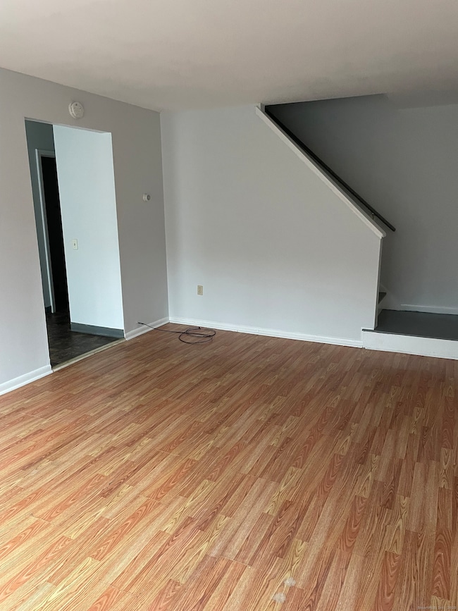 88 Wakelee Rd unit 22, Waterbury, CT 06705 - photo 2