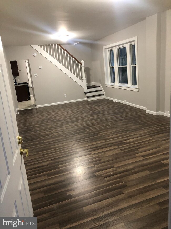 3320 Arlington St, Reading, PA 19605 - photo 4