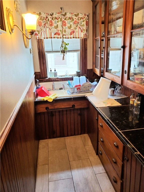 38 Wildwood Ave, Providence, RI 02907 - photo 4