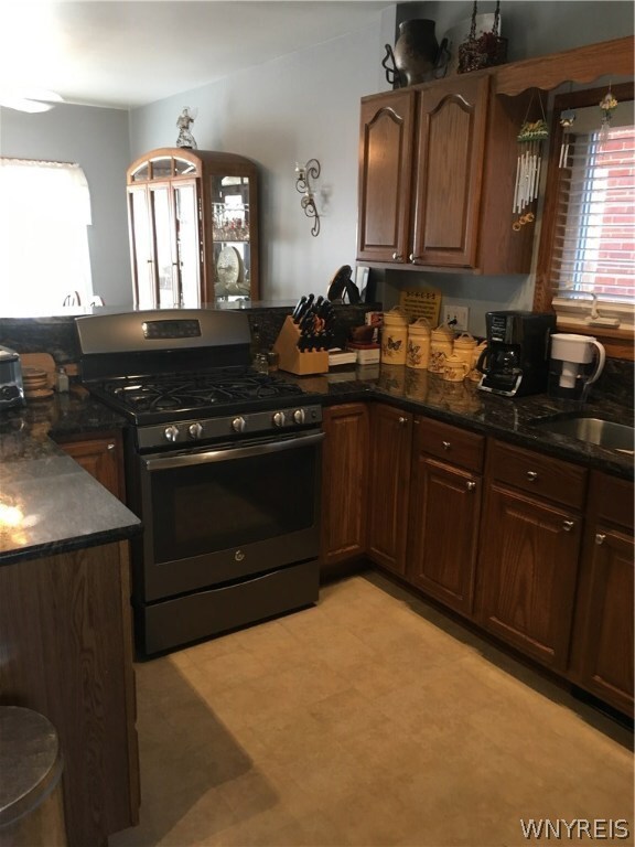 3916 Deveaux St, Niagara Falls, NY 14305 - photo 4