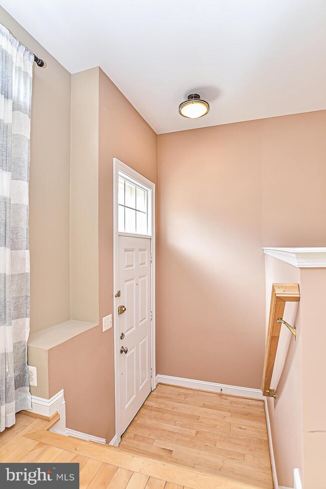 46350 Pryor Square, Sterling, VA 20165 - photo 3