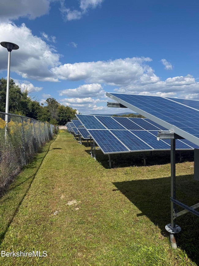 889 Holmes Rd, Pittsfield, MA 01201 - photo 3