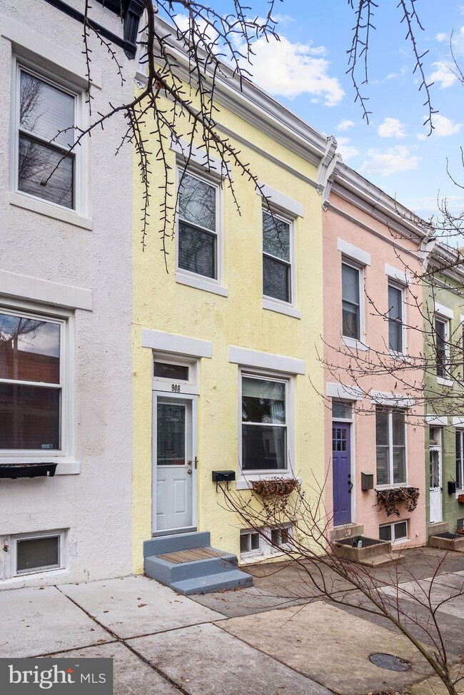 908 W 38th St, Baltimore, MD 21211 - photo 2