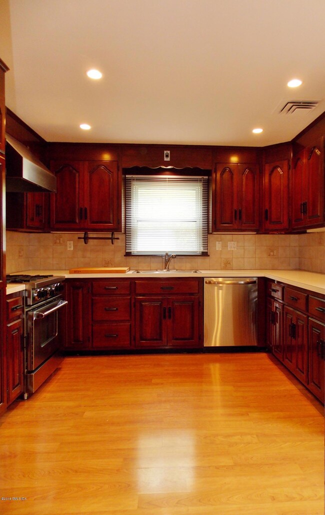 10 Pemberwick Rd, Greenwich, CT 06831 - photo 6