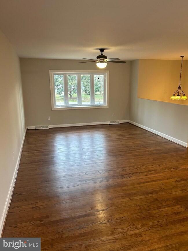 21493 S Essex Dr, Lexington Park, MD 20653 - photo 5