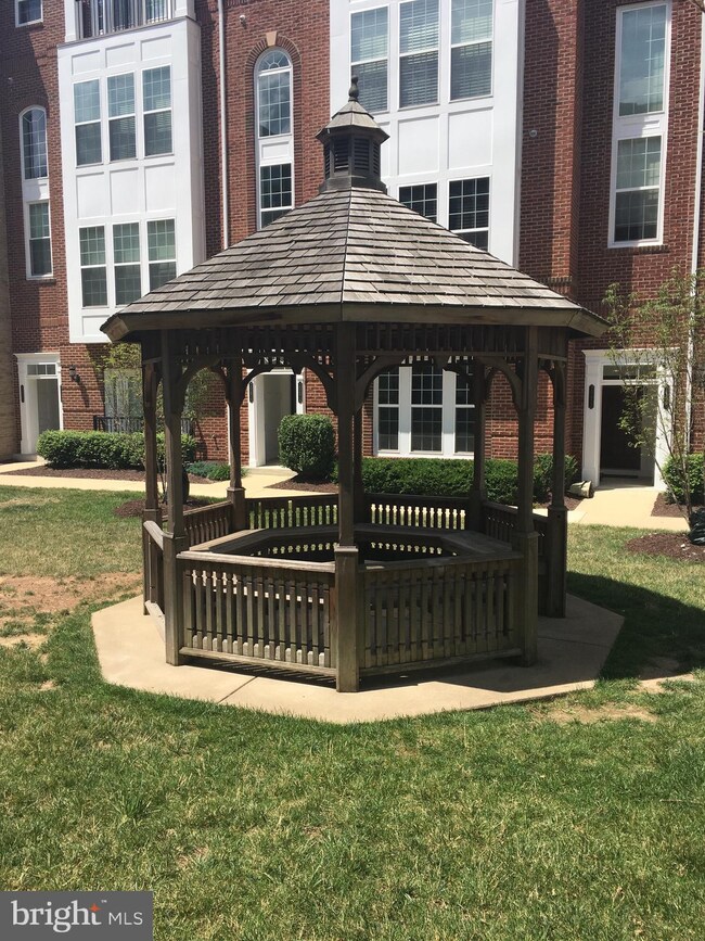 42806 Lauder Terrace, Ashburn, VA 20147 - photo 6