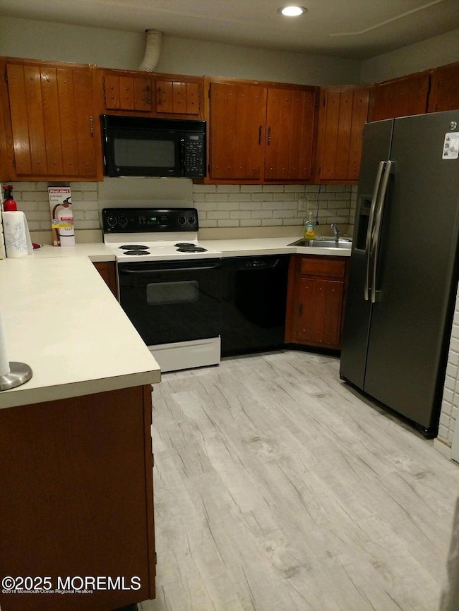 137 Amberly Dr unit E, Manalapan, NJ 07726 - photo 7