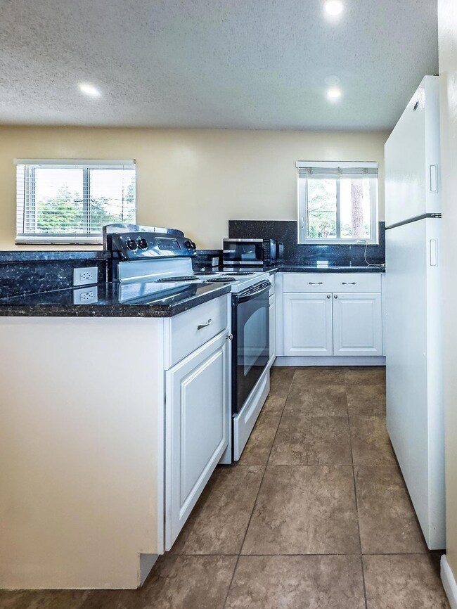 750 SW 2nd St unit 1, Fort Lauderdale, FL 33312 - photo 6