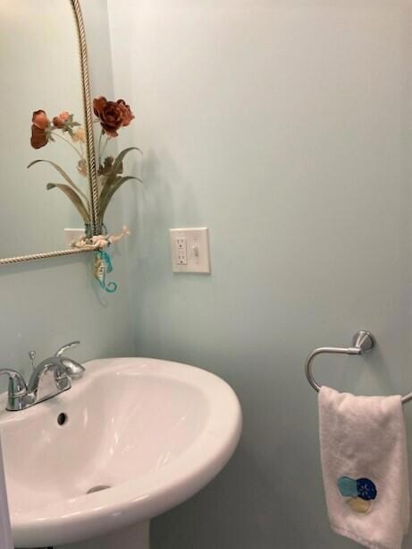 90 saco half bath