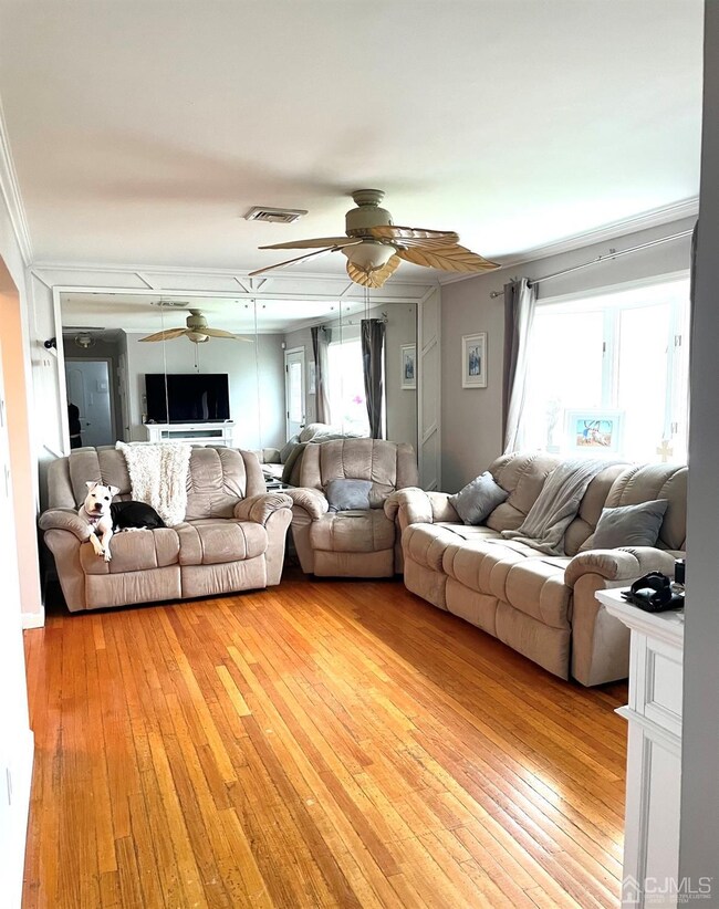 140 Capri Dr, Port Reading, NJ 07064 - photo 3