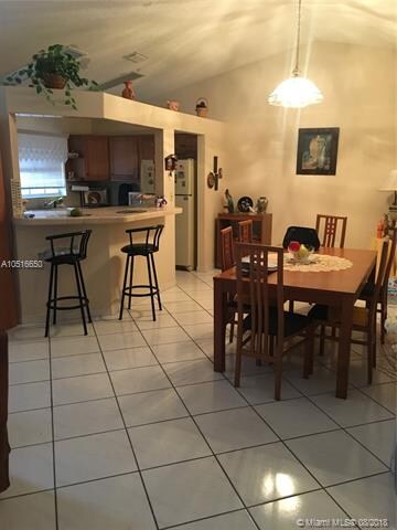 Kitchen & Diningroom