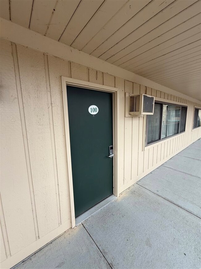 111 Pine River Ln unit Door 100, Charlevoix, MI 49720 - photo 2