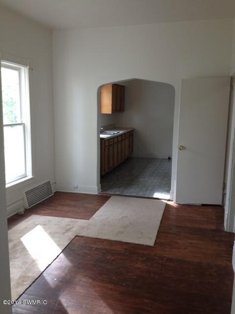 Formal Dining Room Photo 2