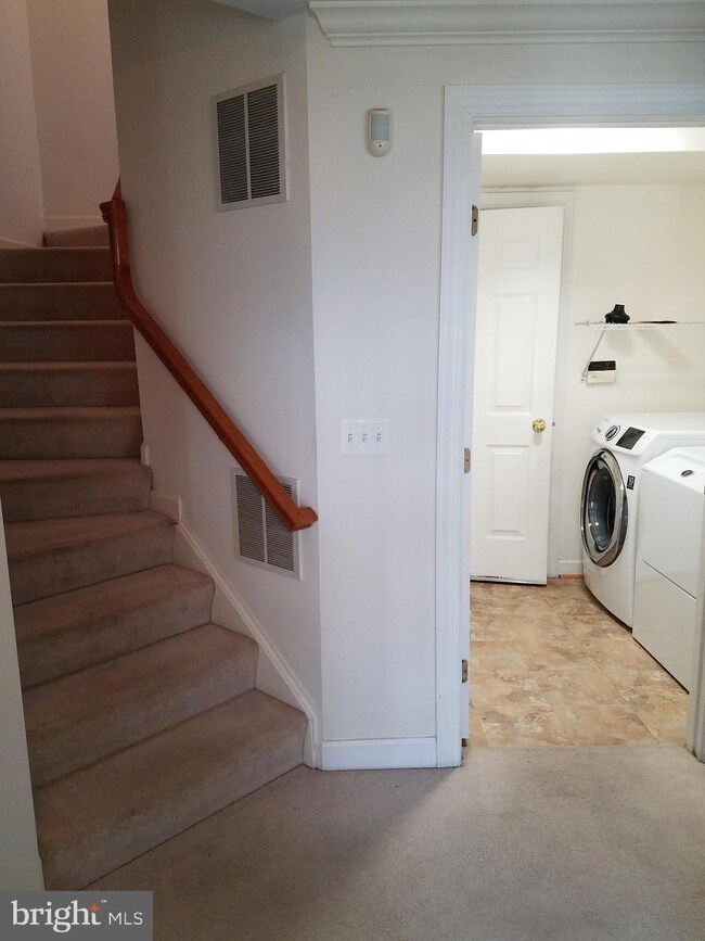 4308 Thomas Brigade Ln, Fairfax, VA 22033 - photo 3