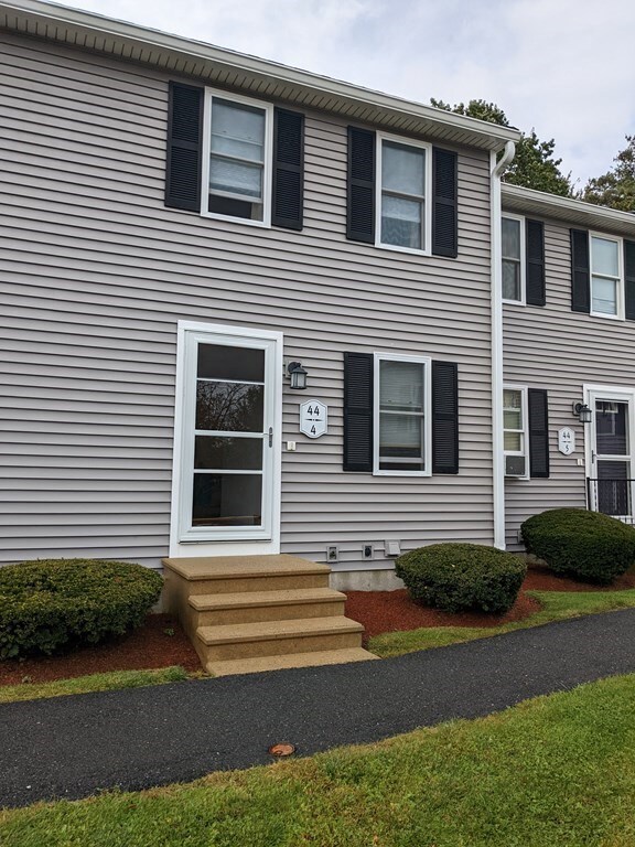 44 Olde Colonial Dr unit 4, Gardner, MA 01440 - photo 2
