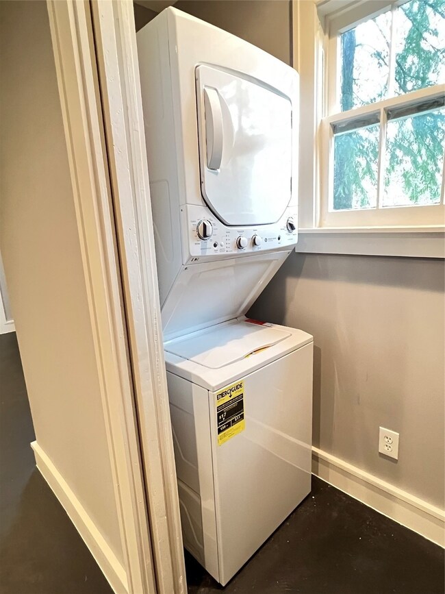 607 Westford St unit A, Houston, TX 77022 - photo 6