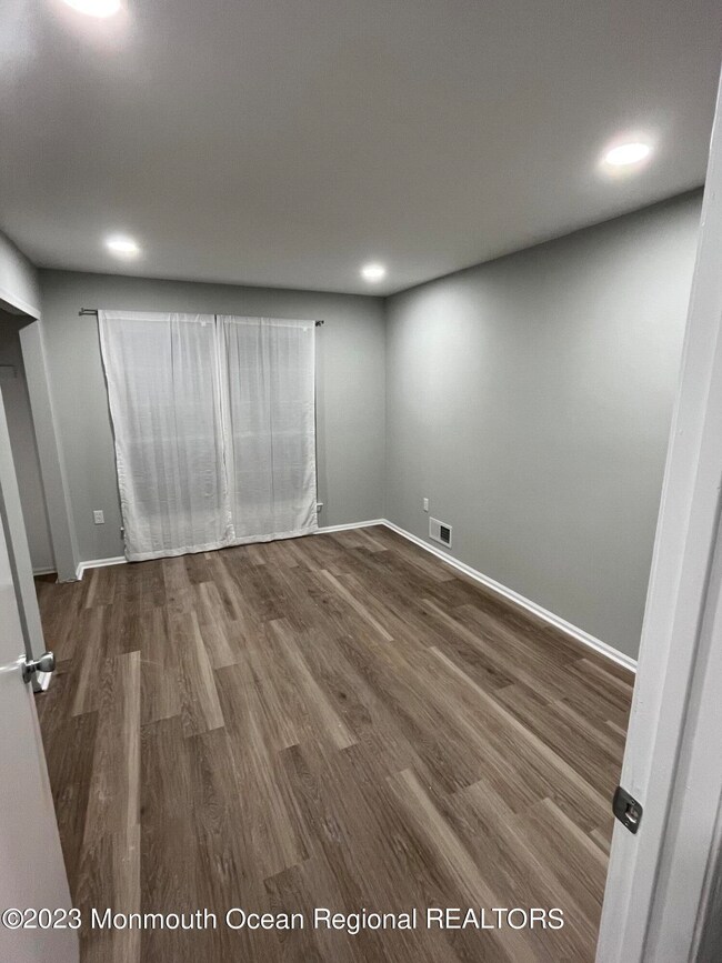 73 Players Cir unit A1, Tinton Falls, NJ 07724 - photo 7