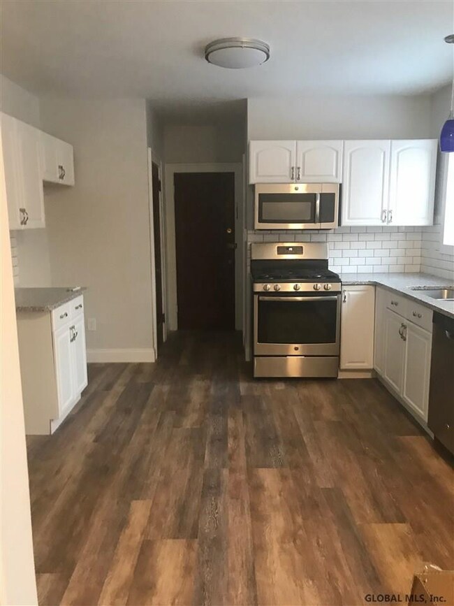 152 S Allen St unit FIRST FLOOR, Albany, NY 12208 - photo 5