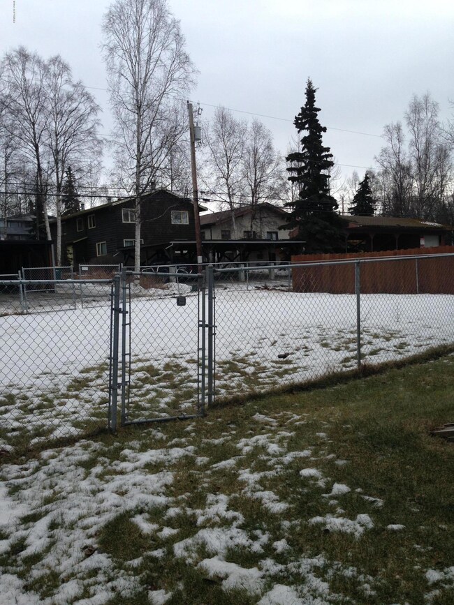 3921 Gardner St unit 3, Anchorage, AK 99508 - photo 5