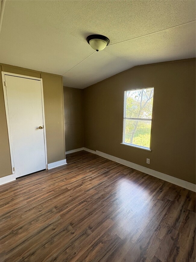 2501 McDonald Rd, Oyster Creek, TX 77541 - photo 6