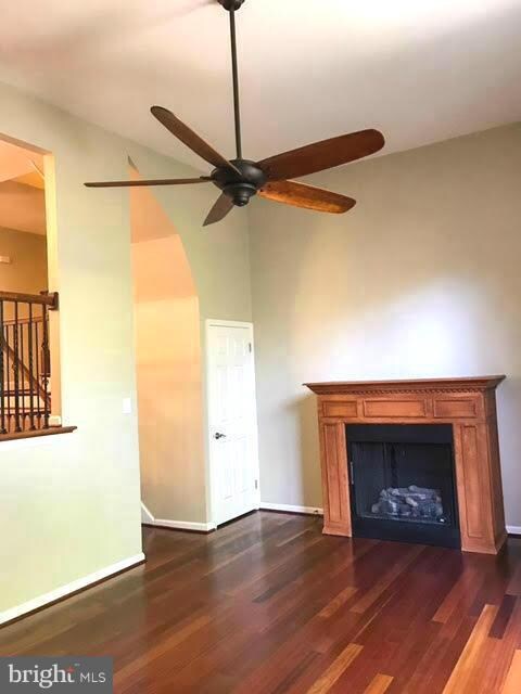 11928 Travistock Ct, Reston, VA 20191 - photo 4