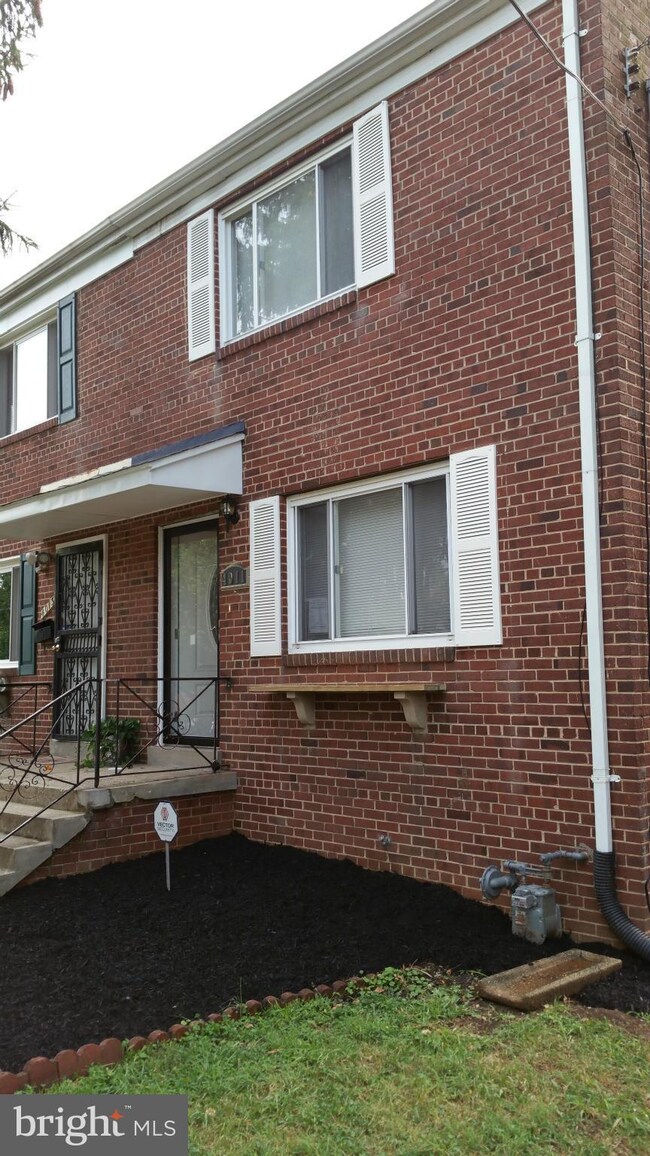 4011 Murdock St, Temple Hills, MD 20748 - photo 2