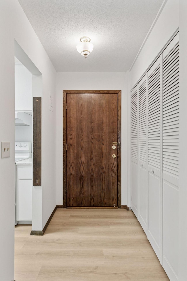 4360 Brookside Ct unit 310, Edina, MN 55436 - photo 5