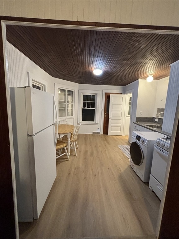 34 Maple Ave unit 2, Nahant, MA 01908 - photo 3