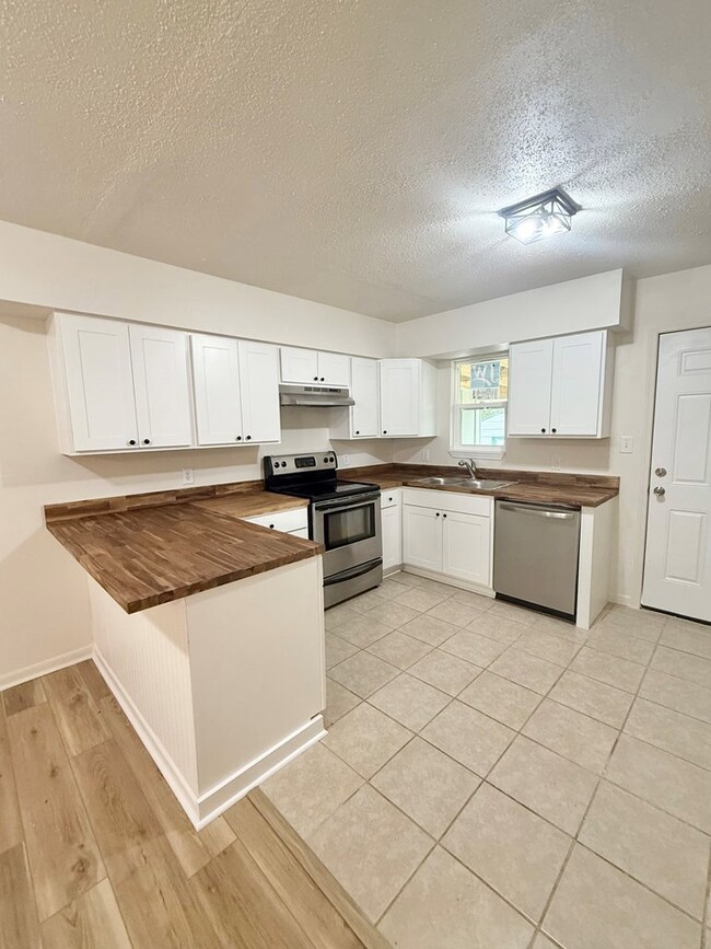 1409 An County Road 2301, Tennessee Colony, TX 75861 - photo 4