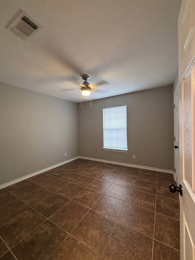 2255 N Veterans Blvd unit 13, Eagle Pass, TX 78852 - photo 5