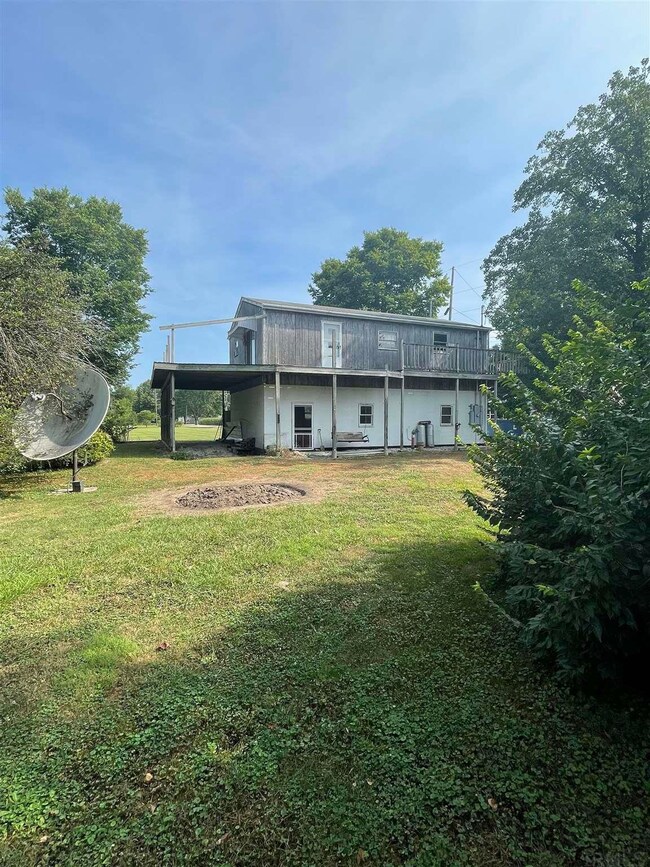 10686 Wabash St, La Fontaine, IN 46940 - photo 6