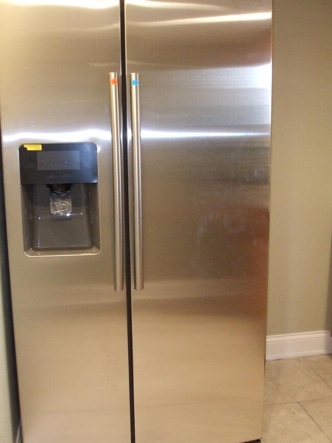 125 E North Ave unit BMT, Elmhurst, IL 60126 - photo 2