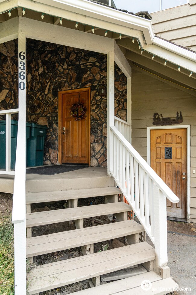 7_EntranceExterior