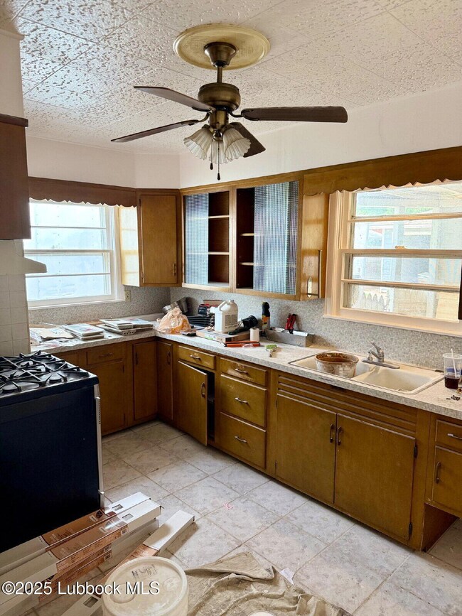 4316 31st St, Lubbock, TX 79410 - photo 6