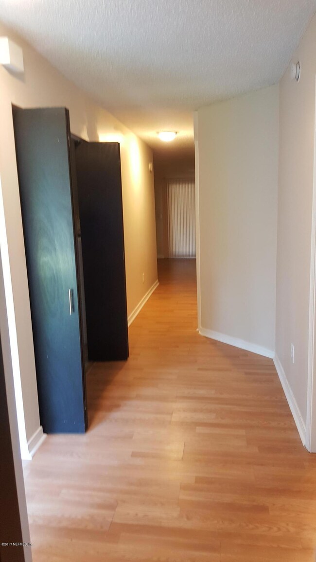 4560 Melissa Ct W, Jacksonville, FL 32210 - photo 6