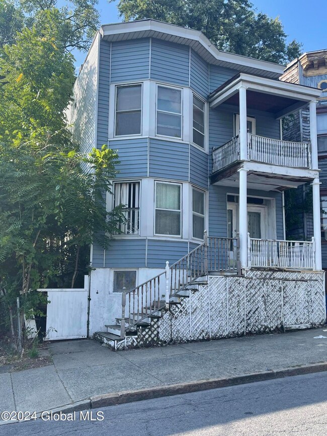 69 Lark St, Albany, NY 12210 - photo 3