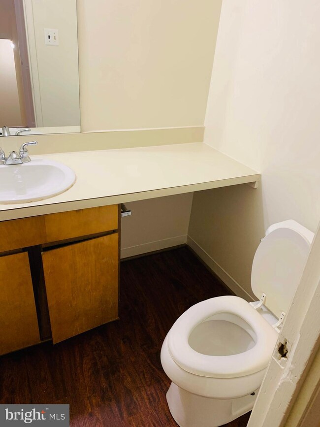 549 W Diamond Ave, Gaithersburg, MD 20877 - photo 7